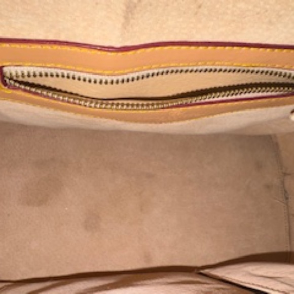 Elegant tan leather fun bag - Picture 10 of 10